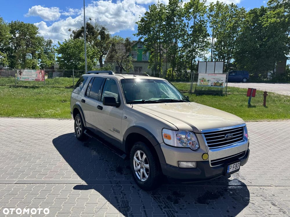 Ford Explorer - 14