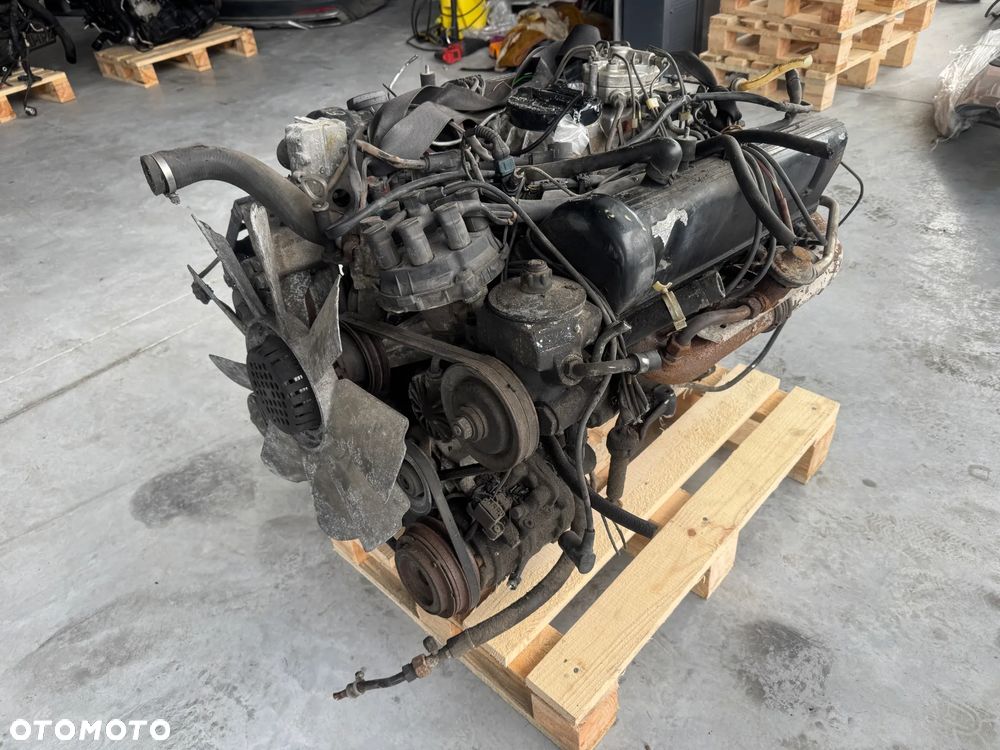 SILNIK 5.6 MERCEDES 117968 SEC 560 W126 - 5