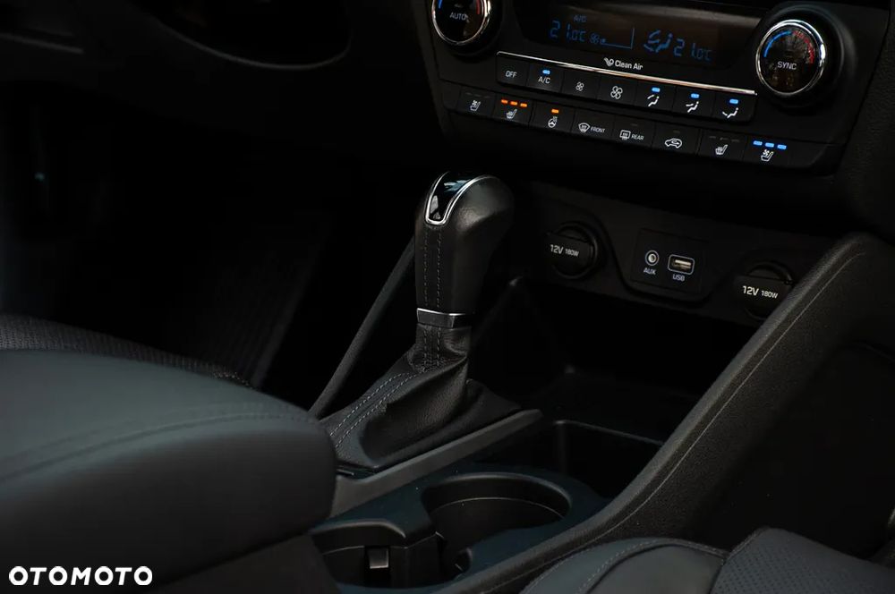 Hyundai Tucson ver-2-0-crdi-premium-4wd - 17