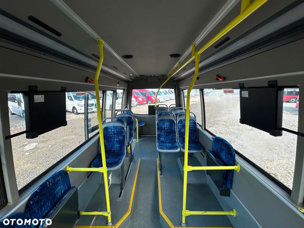 Mercedes-Benz Sprinter 516 - 25