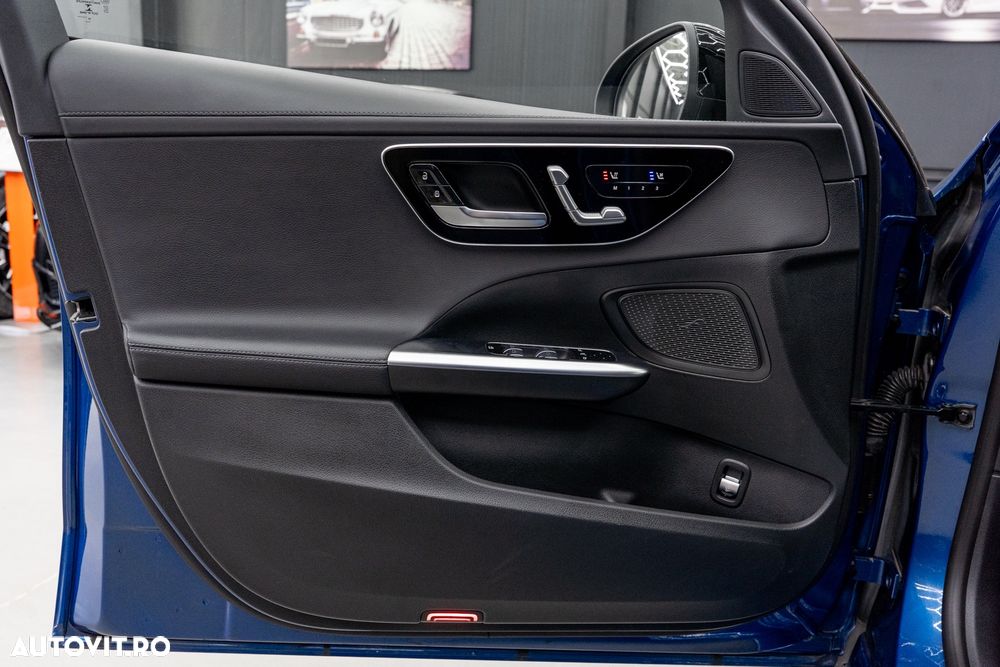Mercedes-Benz C 300 4Matic 9G-TRONIC AMG Line - 36