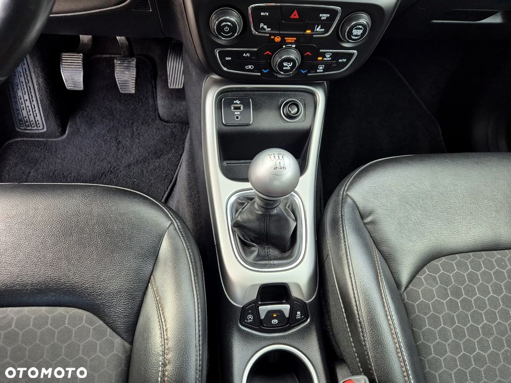 Jeep Compass 1.4 MultiAir Business Line - 32