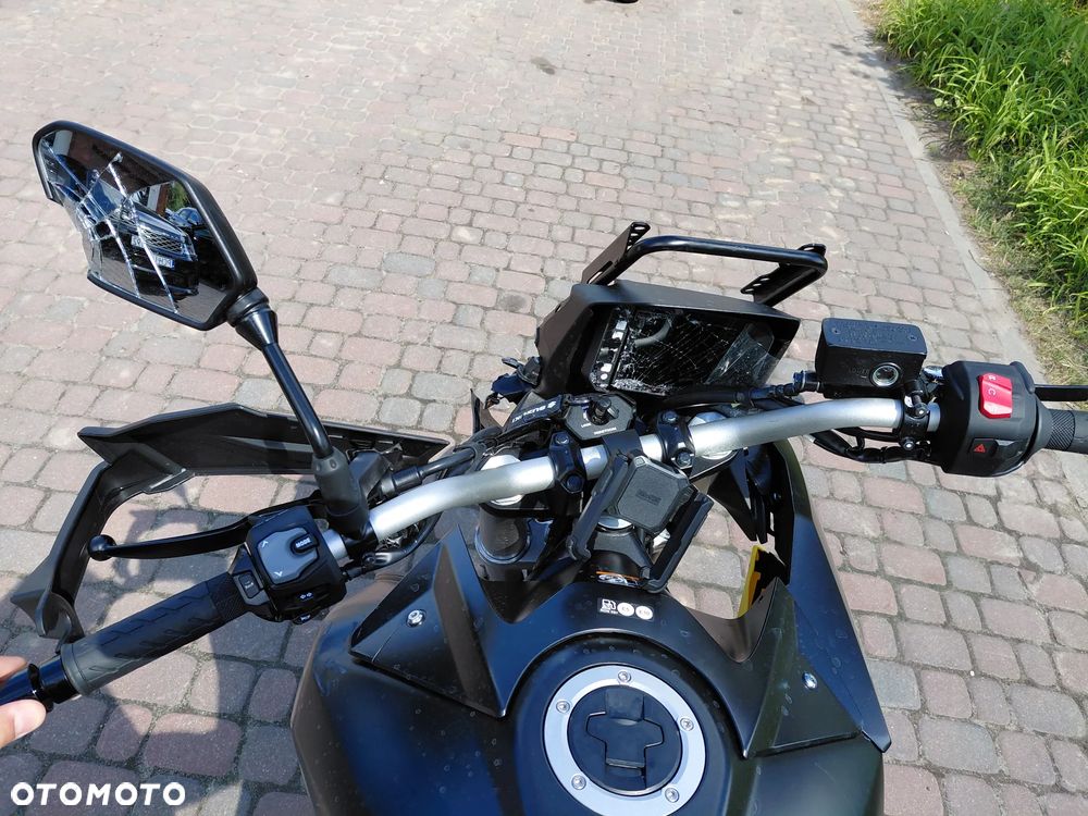 Suzuki DL - 16
