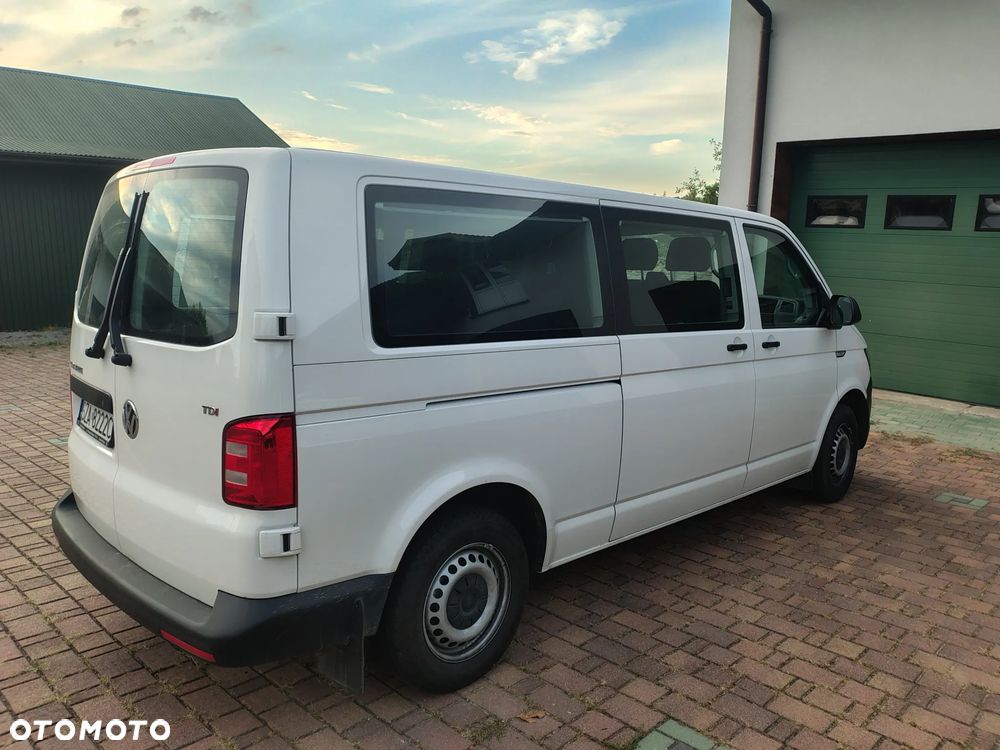 Volkswagen Caravelle - 7