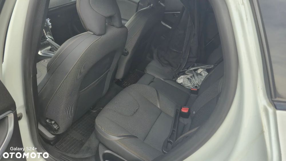 Volvo V40 Cross Country D4 Geartronic Momentum - 19
