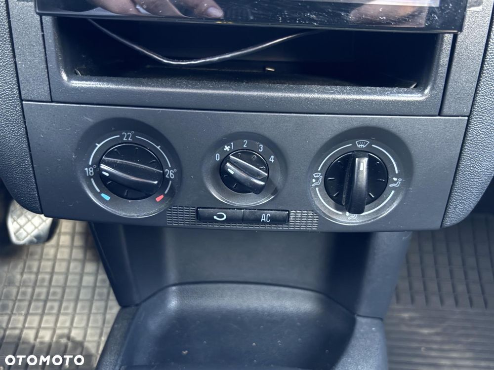 Skoda Fabia 1.2 12V Ambiente - 16