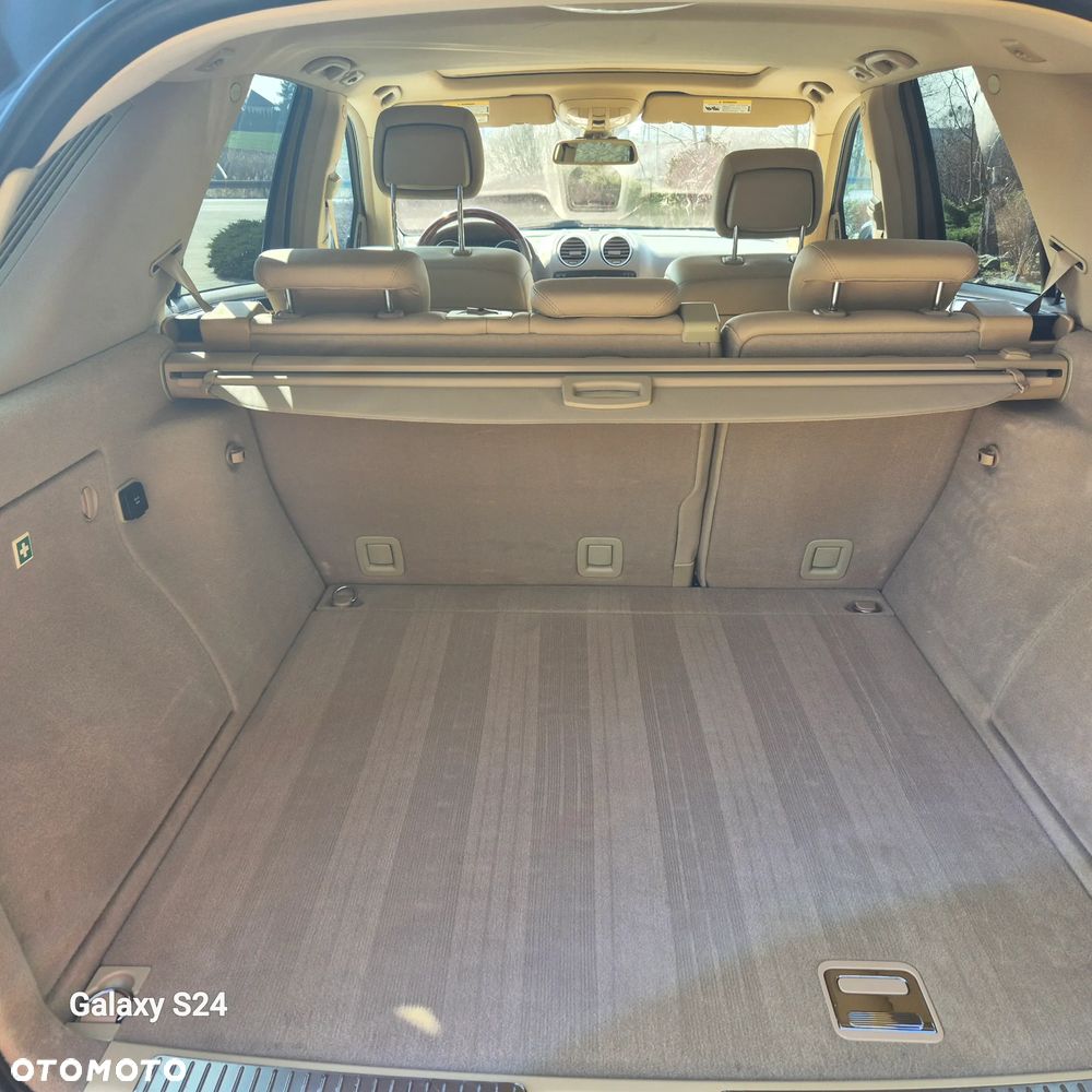 Mercedes-Benz ML - 11