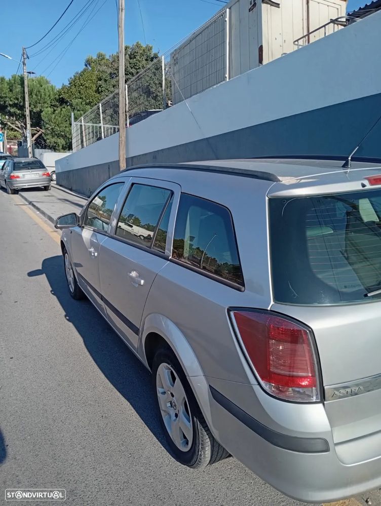 Opel Astra Caravan - 4
