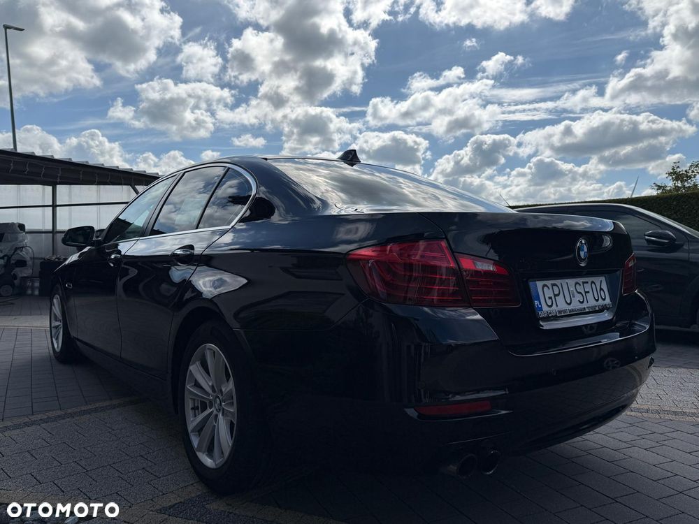 BMW Seria 5 520d xDrive - 10