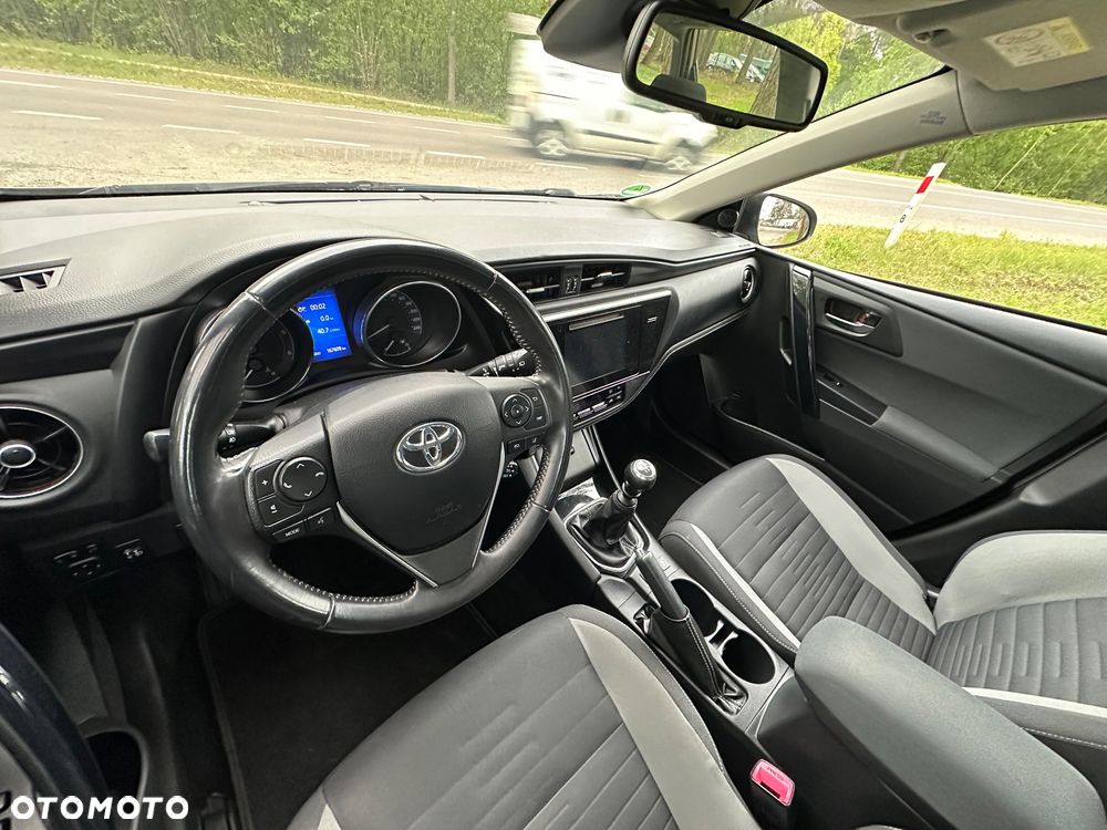 Toyota Auris 1.6 D-4D Premium - 28