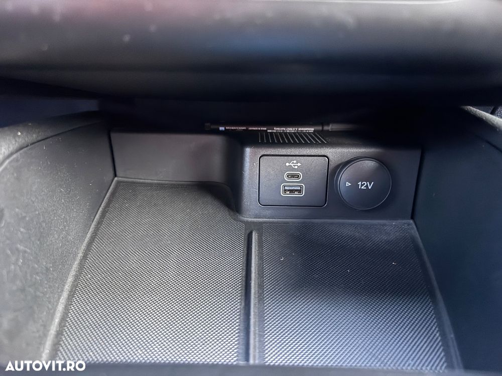 Ford Kuga 2.5 Duratec FHEV ST-LINE X - 32