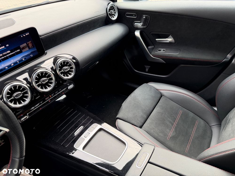 Mercedes-Benz Klasa A 200 AMG Line 7G-DCT - 23