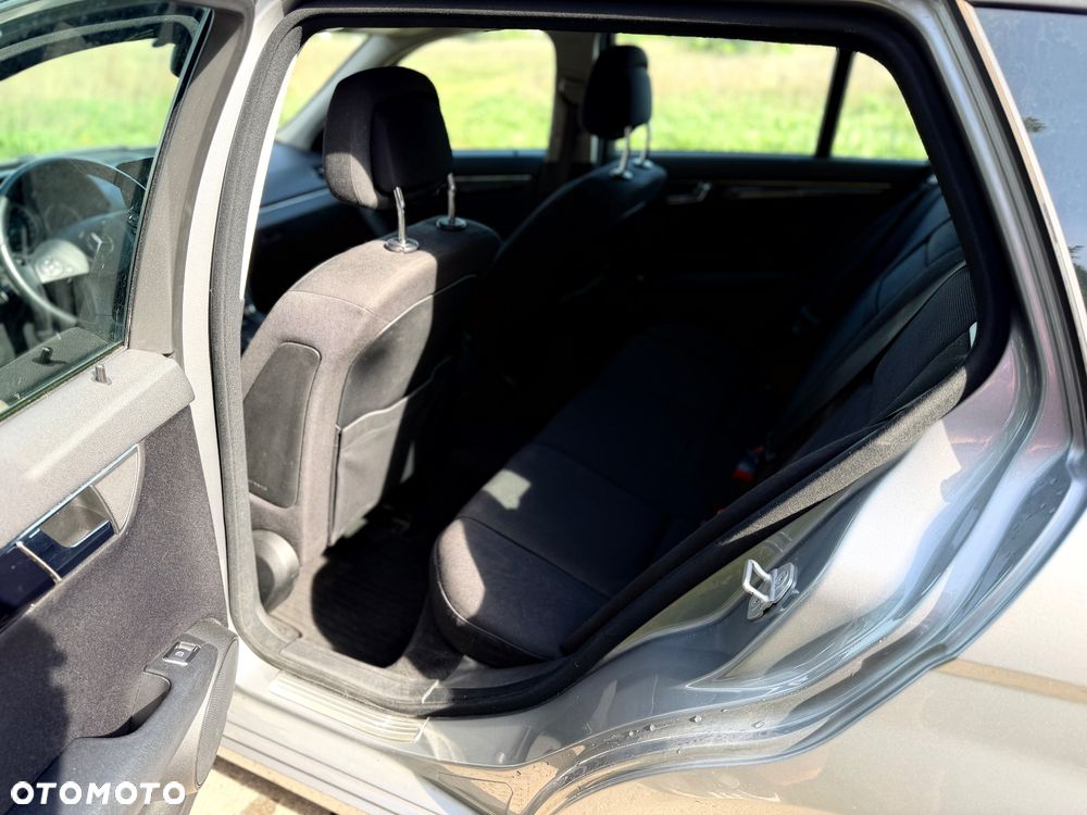 Mercedes-Benz Klasa C 200 (BlueEFFICIENCY) 7G-TRONIC Avantgarde - 36