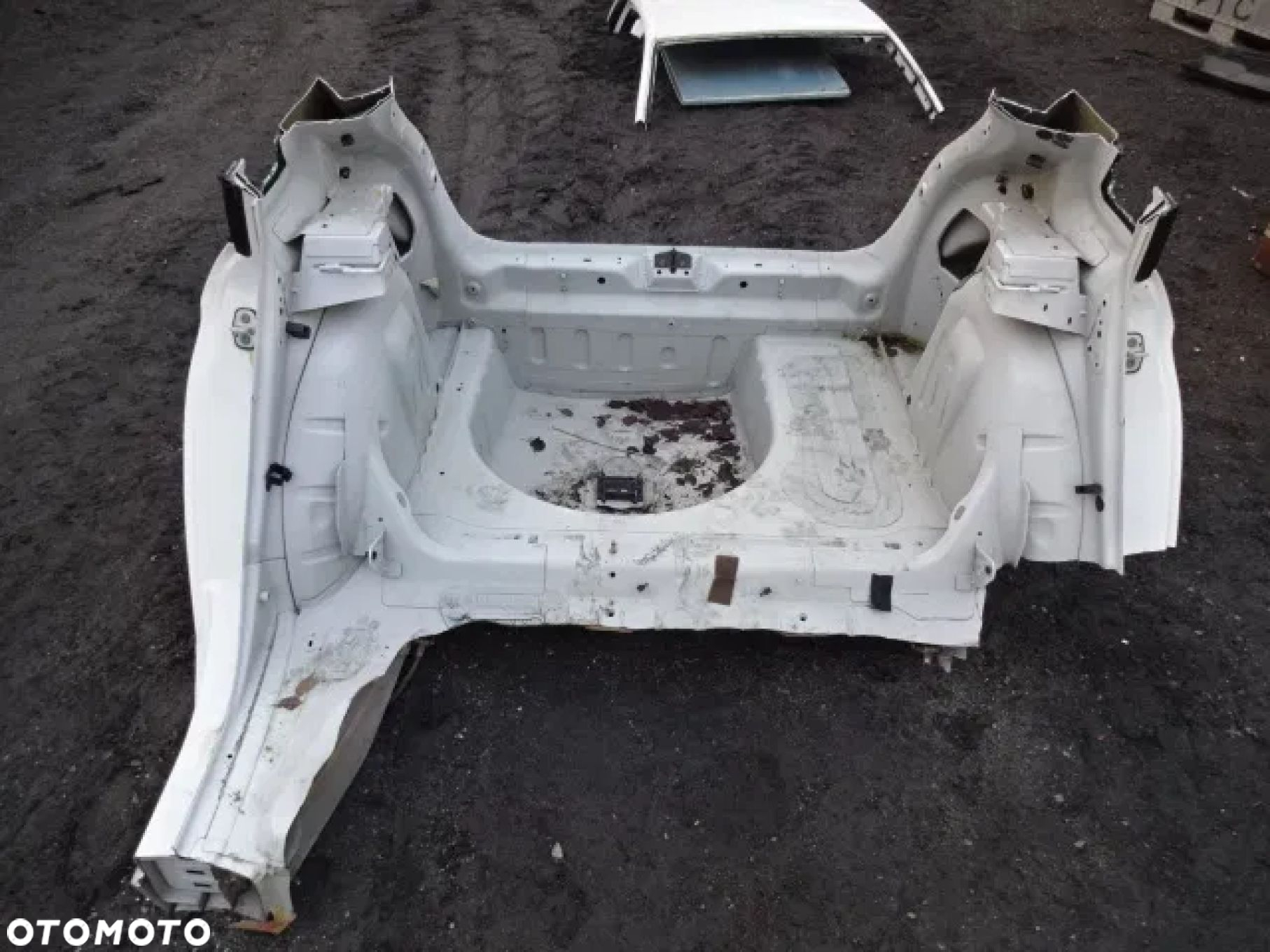 CITROEN C4 II B7 TYLNY BŁOTNIK PAS TYLNY DUPA ĆWAIRTKA - 9