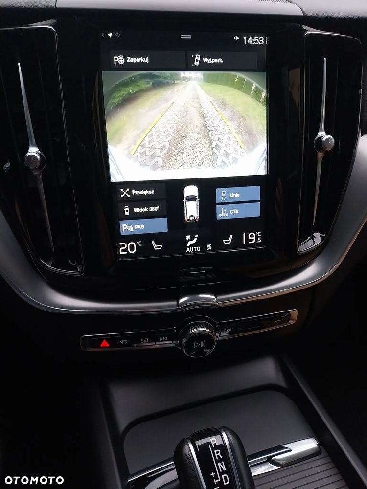 Volvo XC 60 T6 AWD Momentum - 24