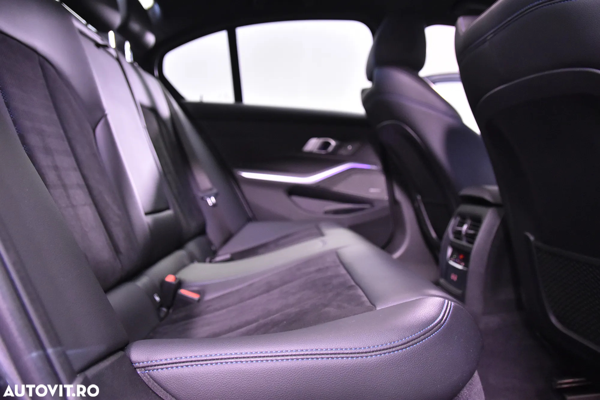 BMW Seria 3 330e Aut. M Sport - 12