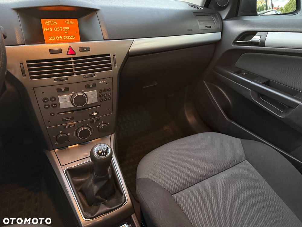 Opel Astra 1.4 NJoy - 28