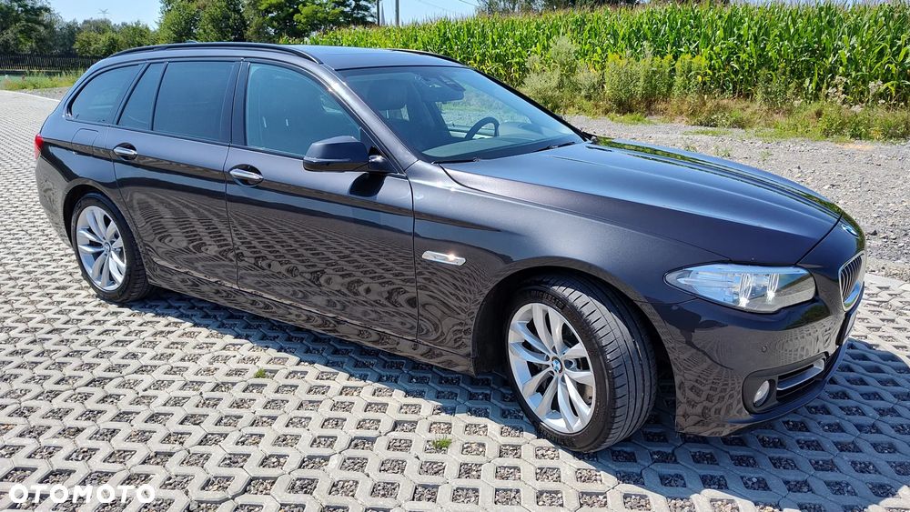 BMW Seria 5 525d Sport-Aut Luxury Line - 3