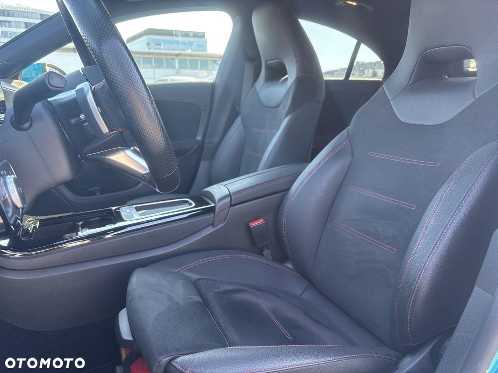 Mercedes-Benz CLA - 16