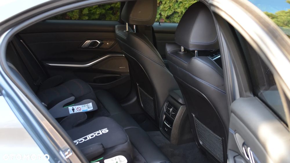 BMW Seria 3 320d mHEV M Sport - 14