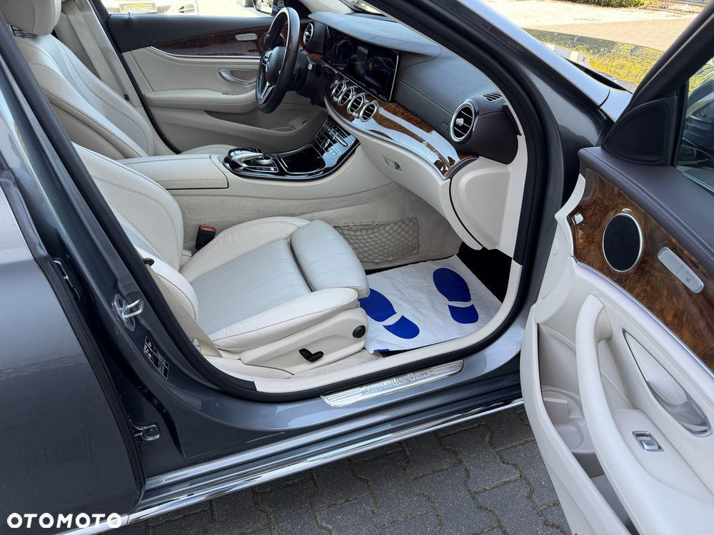 Mercedes-Benz Klasa E 220 d 4-Matic 9G-TRONIC - 8