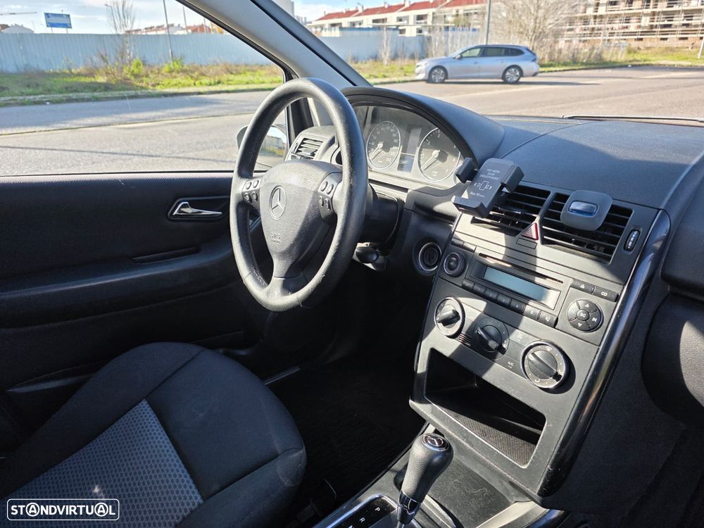 Mercedes-Benz A 150 Classic Automatic - 9