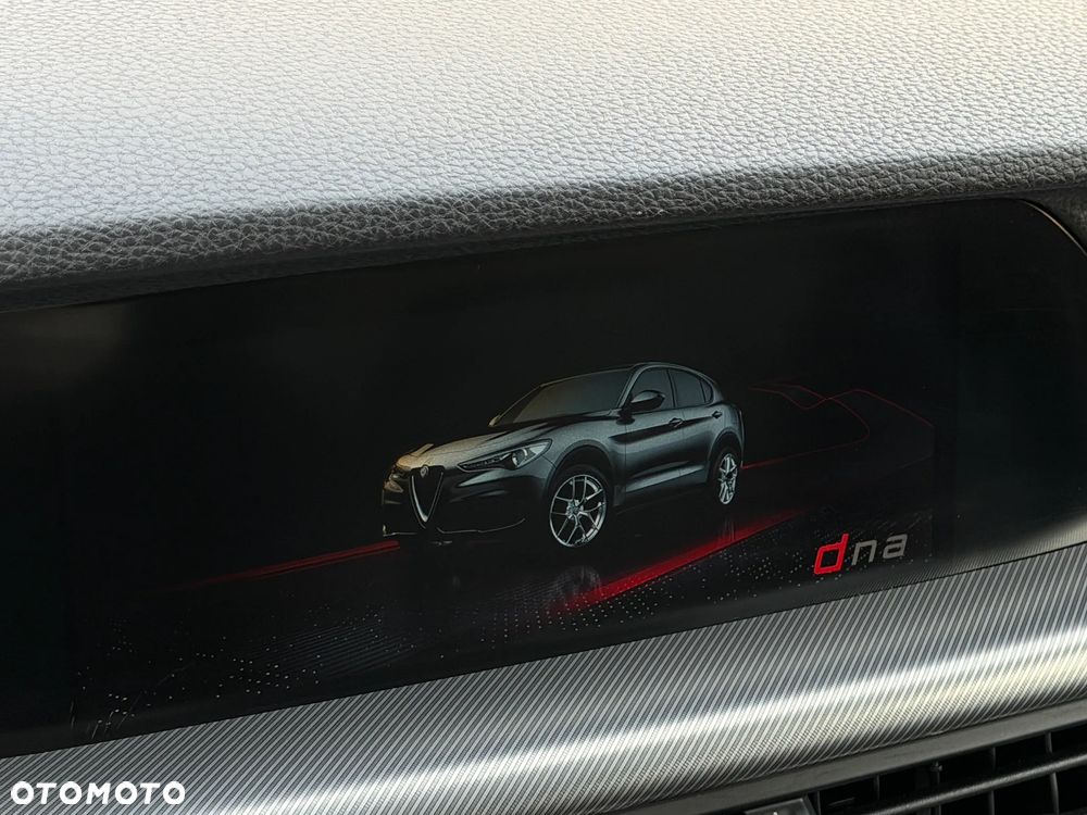 Alfa Romeo Stelvio 2.0 Turbo Veloce Q4 - 18