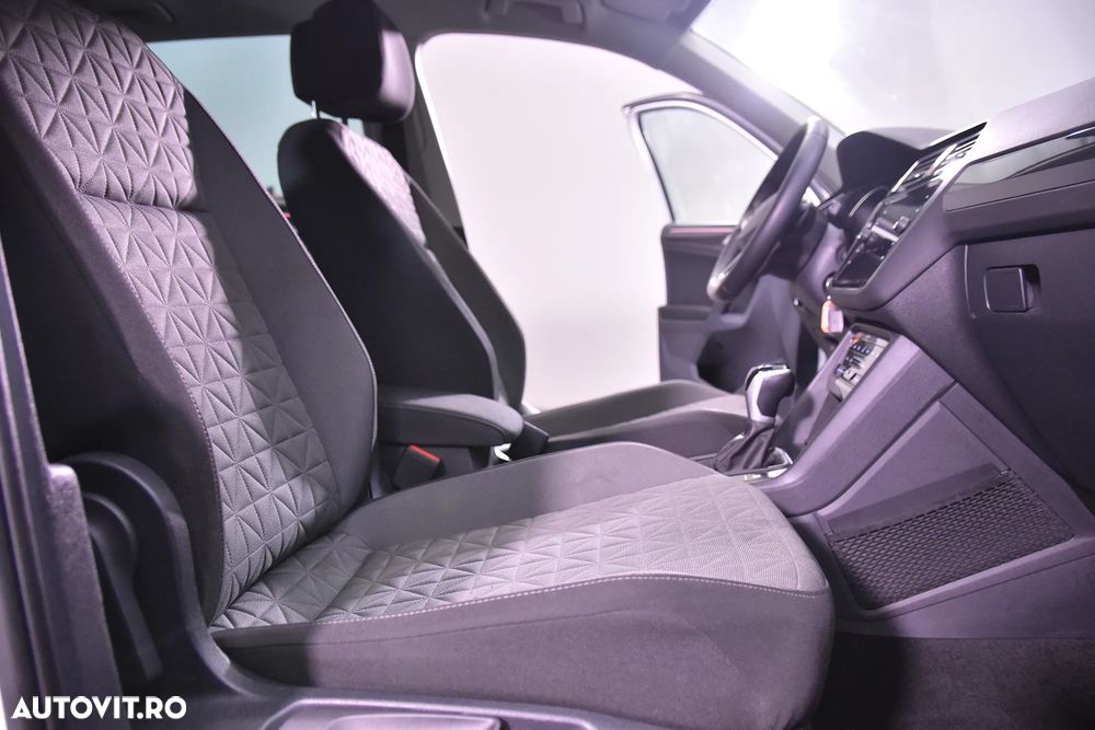 Volkswagen Tiguan - 12
