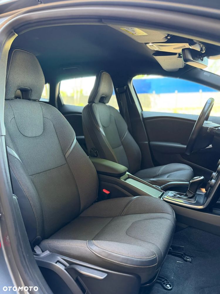 Volvo V40 Cross Country D3 Geartronic Momentum - 9