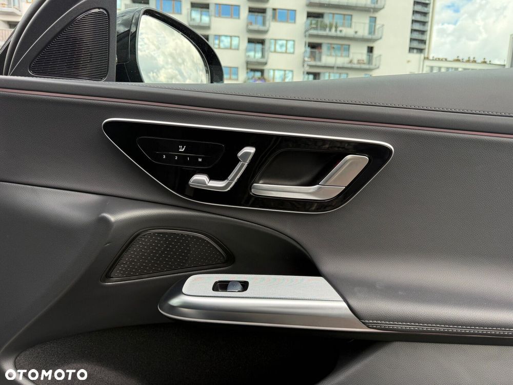 Mercedes-Benz Klasa E 220 d mHEV 4-Matic AMG 9G-Tronic - 25