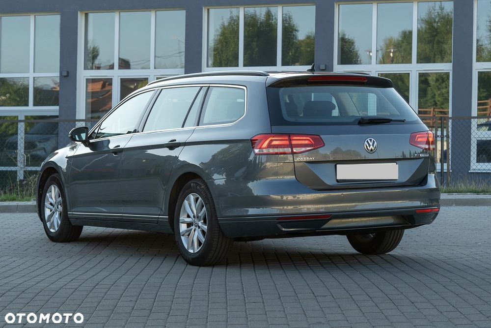 Volkswagen Passat 1.6 TDI BMT Comfortline - 3