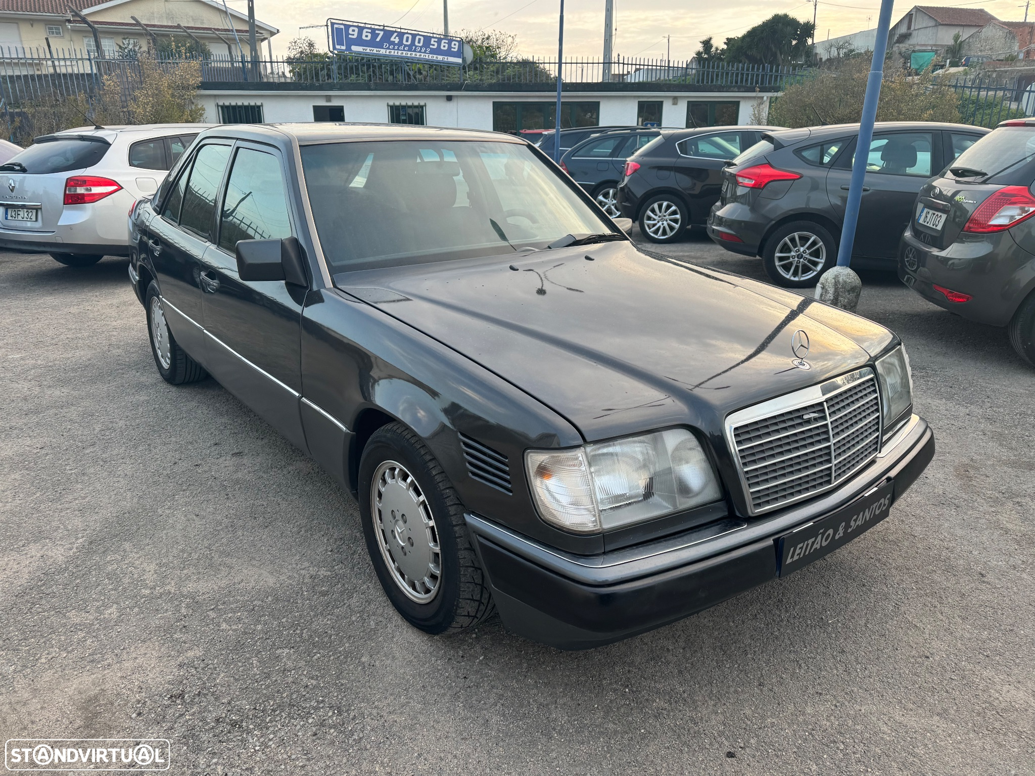 Mercedes-Benz 250 D Turbo - 22