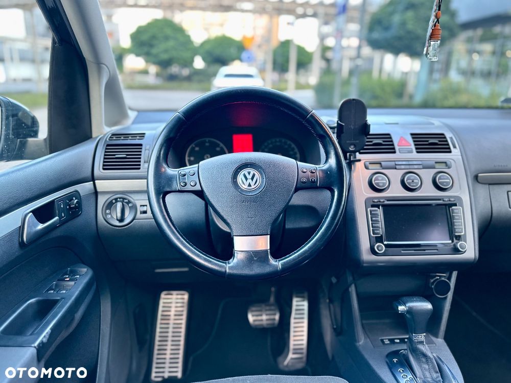 Volkswagen Touran 2.0 TDI DSG United - 6