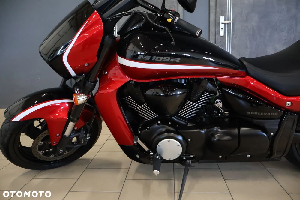 Suzuki Intruder - 27