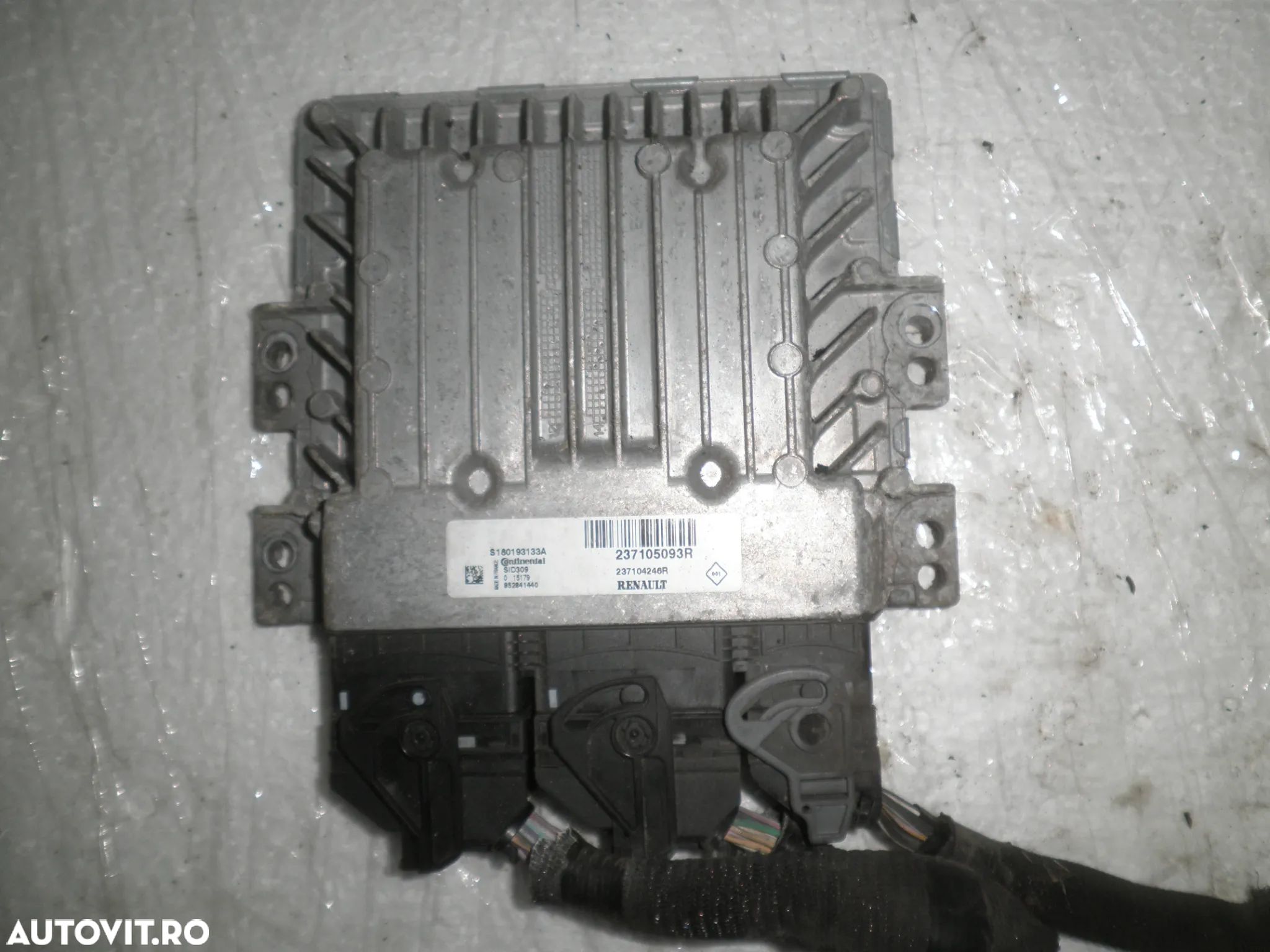 ECU / calculator motor Renault Master 3, Opel Movano B, 2.3 DCI 237105093R SID309 - 1
