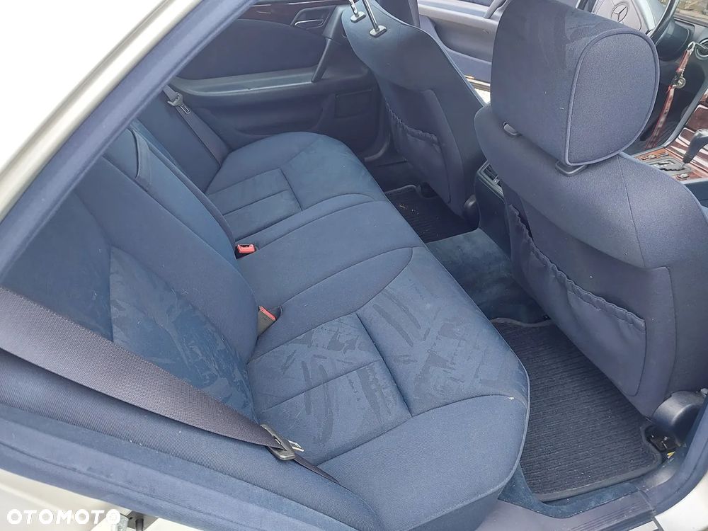 Mercedes-Benz Klasa E - 13