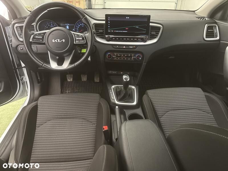 Kia Ceed 1.5 T-GDI M - 23