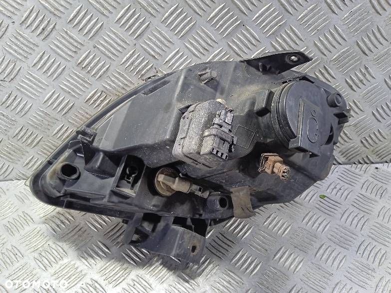 LAMPA PRAWA PRZEDNIA RENAULT KANGOO - 2