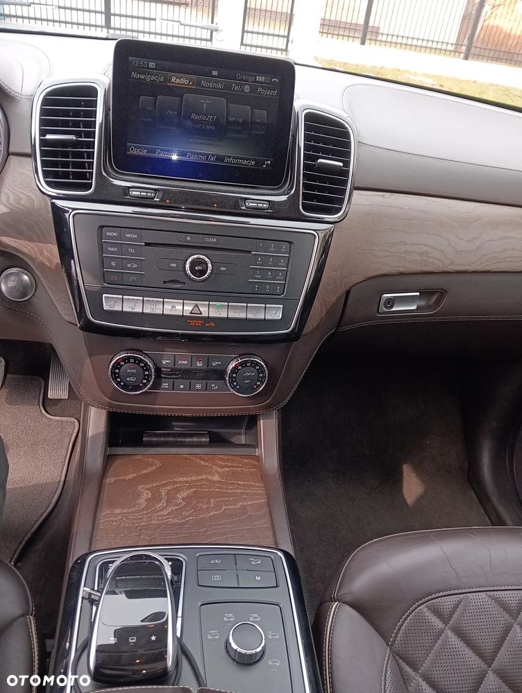 Mercedes-Benz GLS - 20