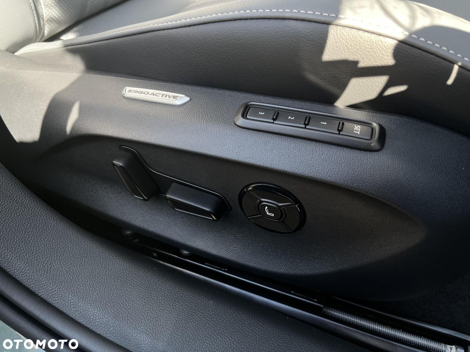 Volkswagen Passat 2.0 TDI SCR Elegance DSG - 19