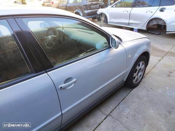 Porta Frente Direita Volkswagen Passat (3B2) - 1