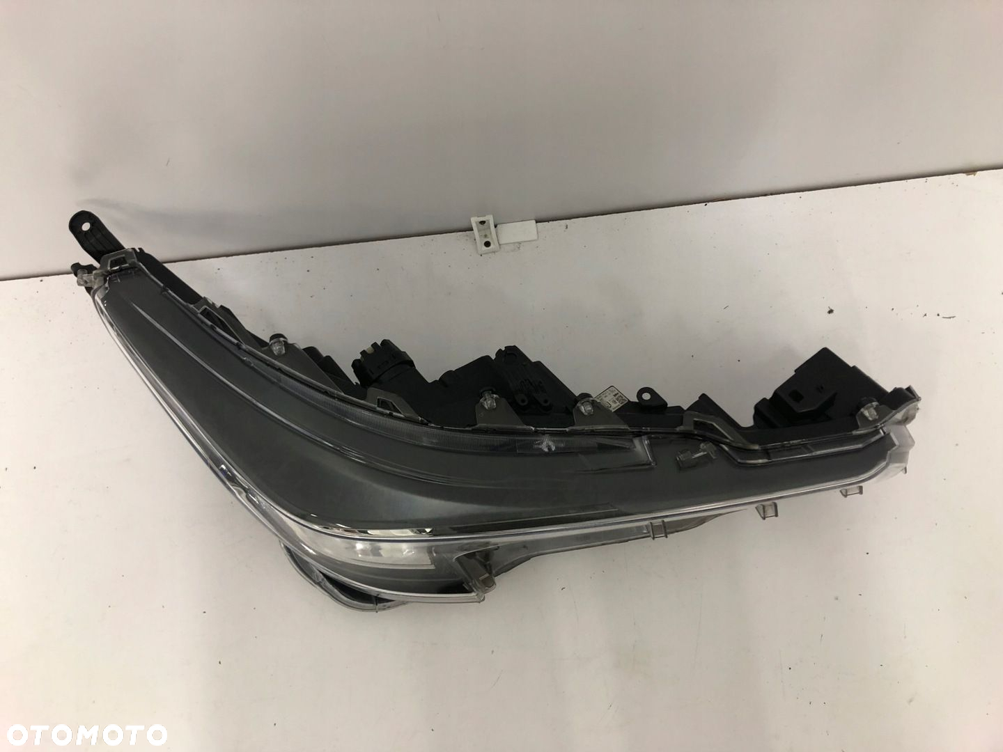 TOYOTA COROLLA E21 19- HB KOMBI LAMPA PRZEDNIA PRAWA FULL LED 81110-02S60 - 3