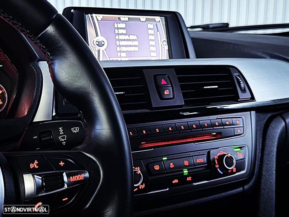 BMW 318 d Pack M - 27