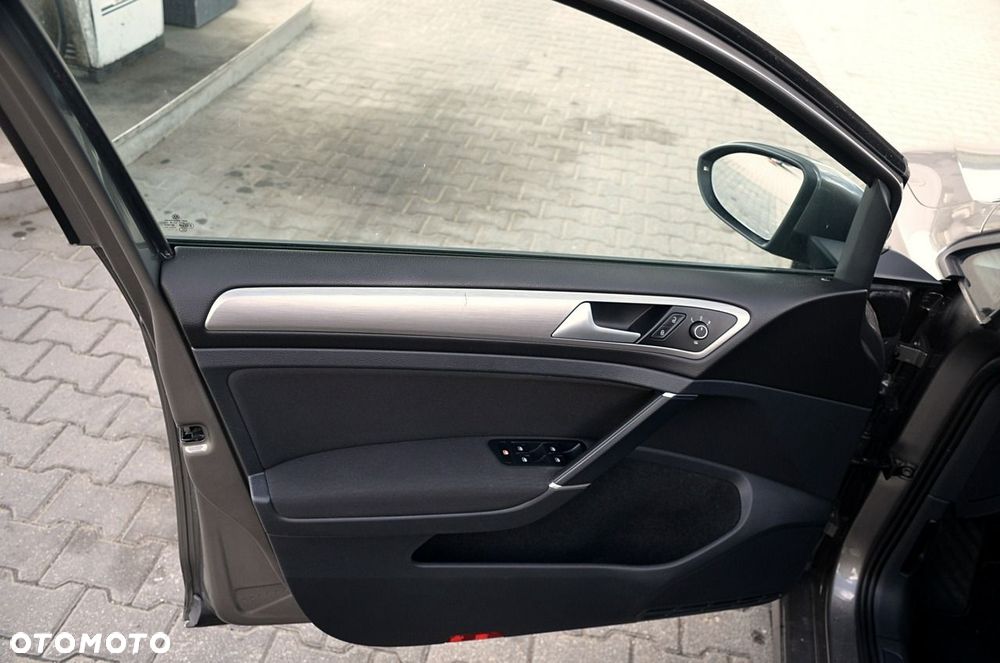 Volkswagen Golf - 12
