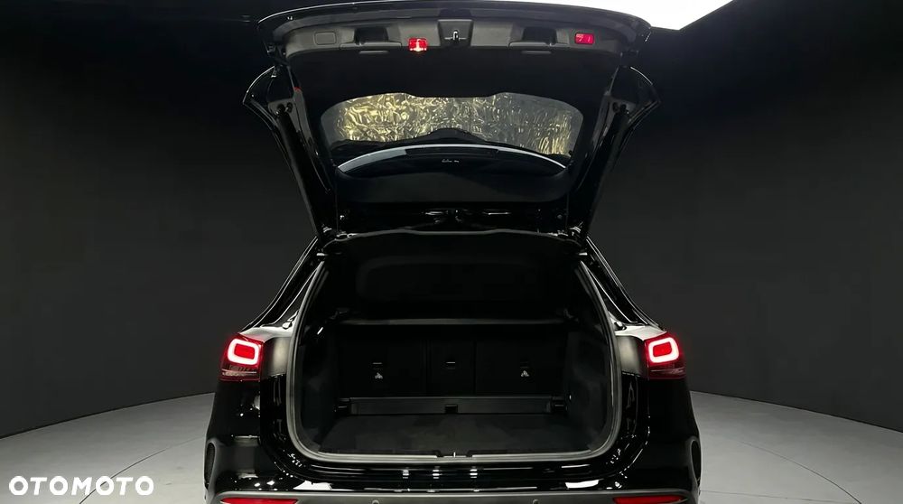 Mercedes-Benz GLA 250 4-Matic AMG Line - 16