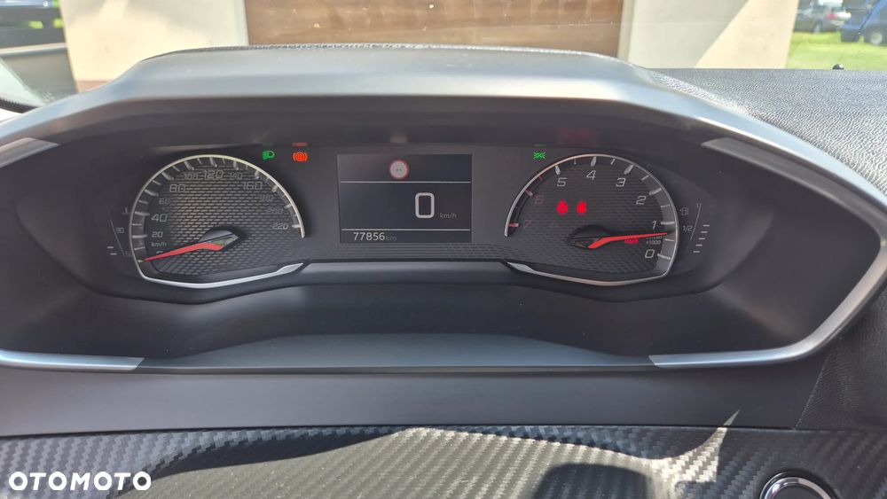 Peugeot 208 - 25