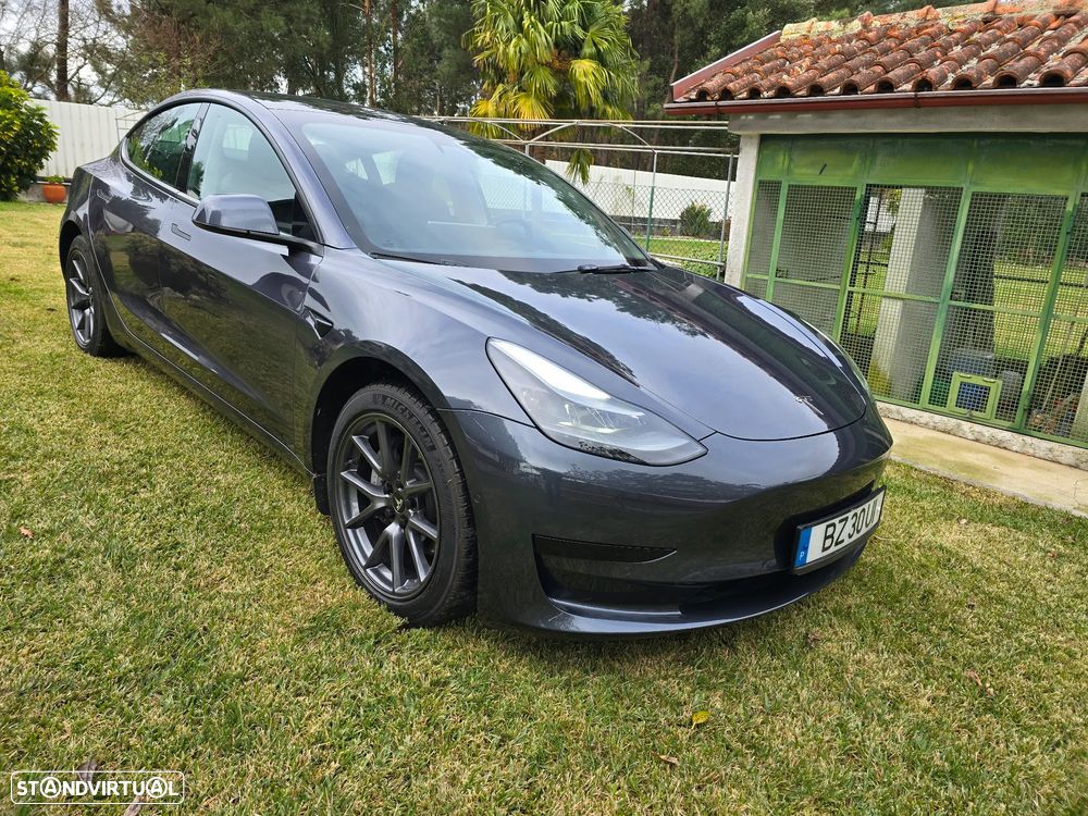 Tesla Model 3 Standard Range Plus RWD - 3