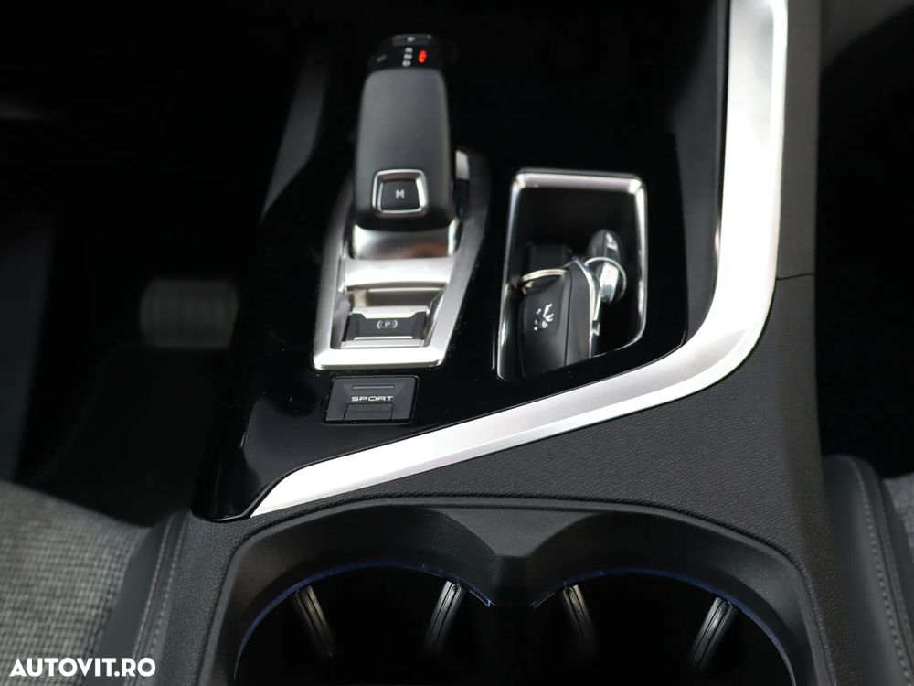 Peugeot 3008 PureTech 130 Stop & Start GPF EAT8 Allure Business-Paket - 12