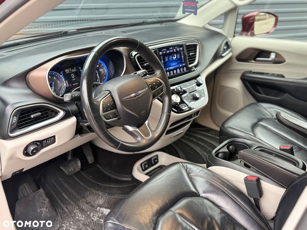 Chrysler Pacifica - 15