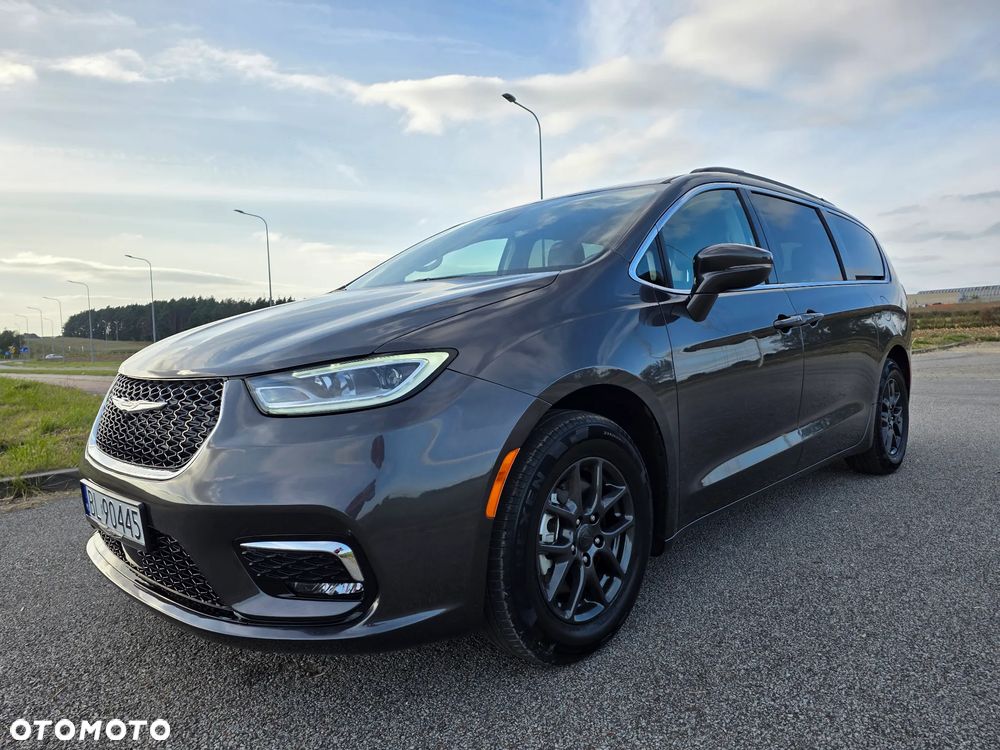 Chrysler Pacifica - 32